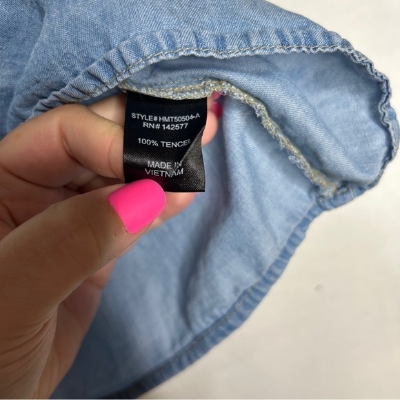 Haute Monde Denim Ruffled Blouse size small - Picture 3 of 4